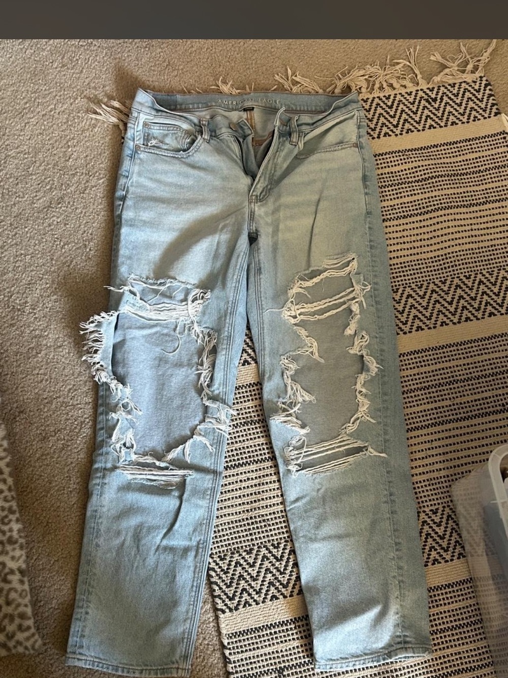 American Eagle Outfitters Light Wash Ripped Boyfriend Jeans